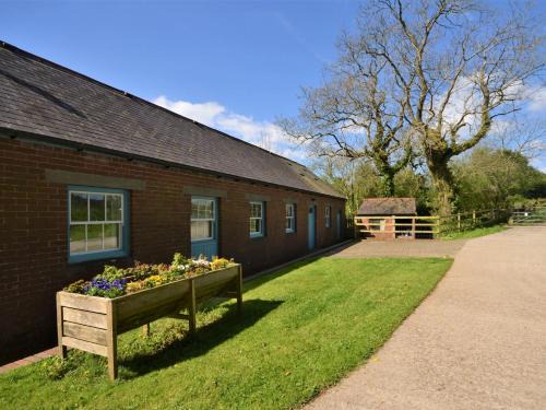 Whitland House | 2 bed in Whitland 43978