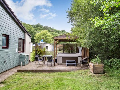 Saltash House | 2 Bed in Whitsand Bay 88314