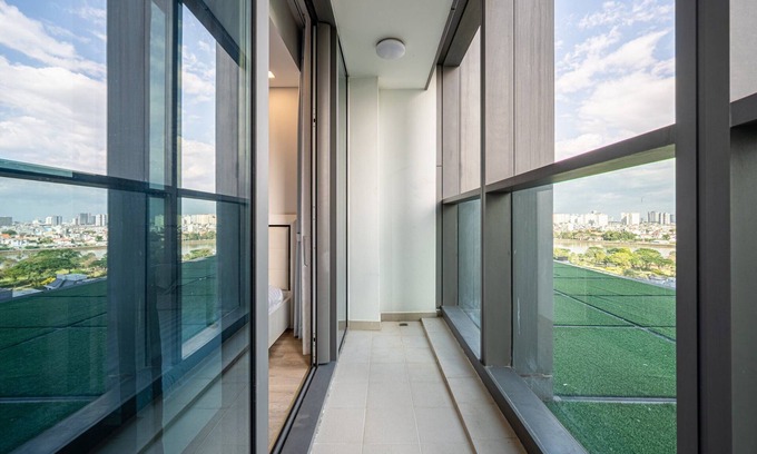 Hang Xanh Apartment | 2 Bed Landmark 81