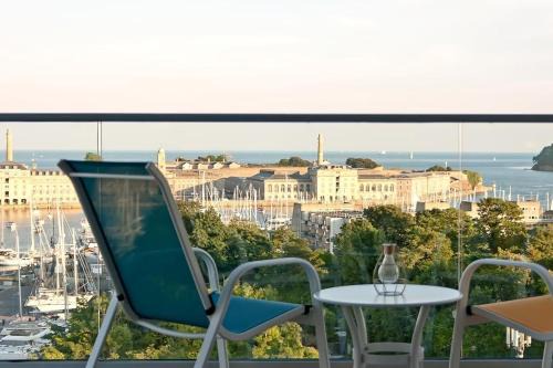 Devonport Apartment | 2 Bed - Leeward House by Pureserviced