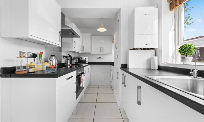 West Norwood Apartment | 2 BED MODERN APARTMENT IN SW LONDON WITH FREE PARKING AND PRIVATE GARDEN