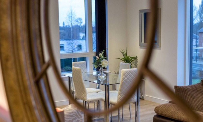 London Borough of Hounslow Apartment | 2 Bed Property Close to Heathrow Airport