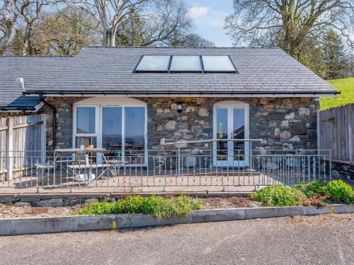 Bala House | 2 bed property in Bala 86963