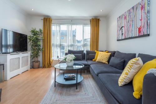 Bow Apartment | 2 Bed town house with Garden in Hackney, London