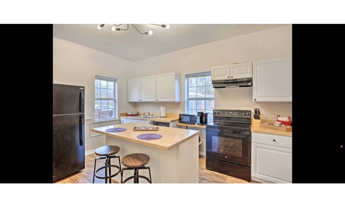 Shelby Park House | 2 bedroom 1 bath beautiful home!