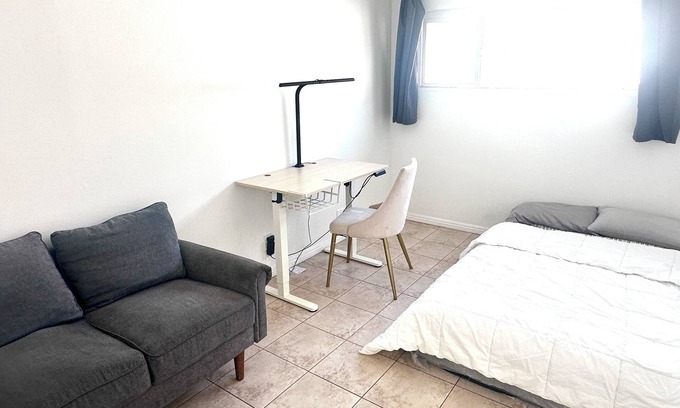 Rosemead Apartment | 2 Bedroom 1 Bathroom super clean at center location in LA