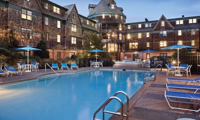 The Point Condo | 2 Bedroom 2 Bath Condo Right on the Wharf-Beautiful! Walk to Town!