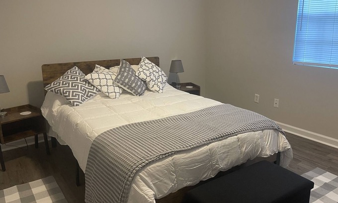 Waycross Apartment | 2 bedroom 2 bath home away from home apt