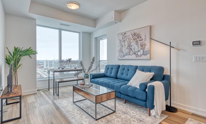 Kitchener Apartment | 2 Bedroom, 2 Bath Stunning Condo - heart of Kitchener Downtown