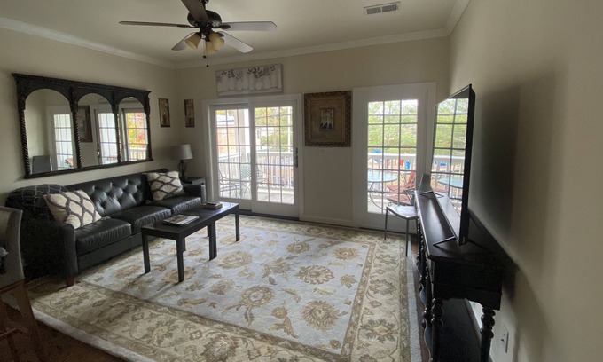 Northside District Bed & Breakfast | 2 Bedroom 2 bath walking distance from Rupp Arena