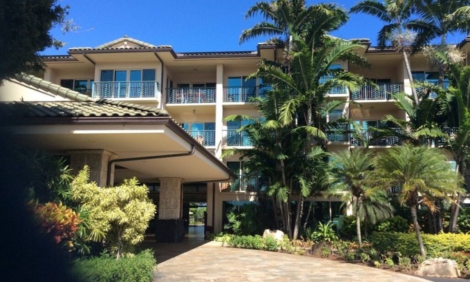 Wailua Resort | 2 Bedroom 3 bath in Waipouli Deluxe oceanfront condominium Resort