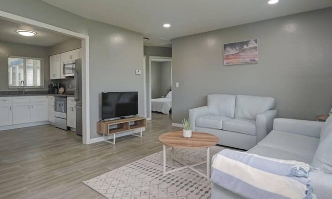Westminister Apartment | 2 Bedroom 660142 by Houzlet