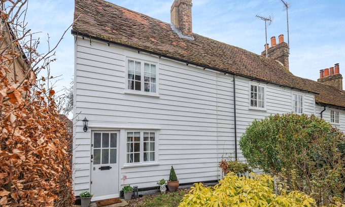 Little Berkhampstead Cottage | 2 bedroom accommodation in Little Berkhamsted