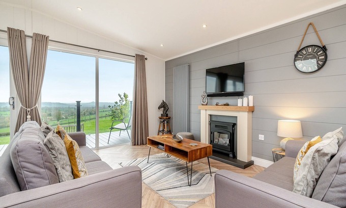 Shepton Mallet Ski Chalet | 2 bedroom accommodation in Midsomer House, East Compton