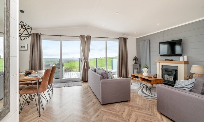 Shepton Mallet Ski Chalet | 2 bedroom accommodation in Midsomer House, East Compton