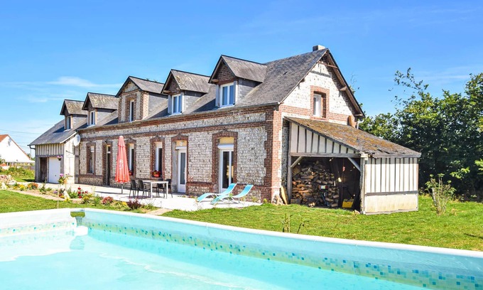 Therouldeville House | 2 bedroom accommodation in Therouuldeville