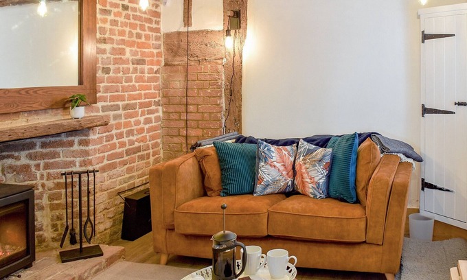 Robertsbridge Cottage | 2 bedroom accommodation in Robertsbridge, near Hastings