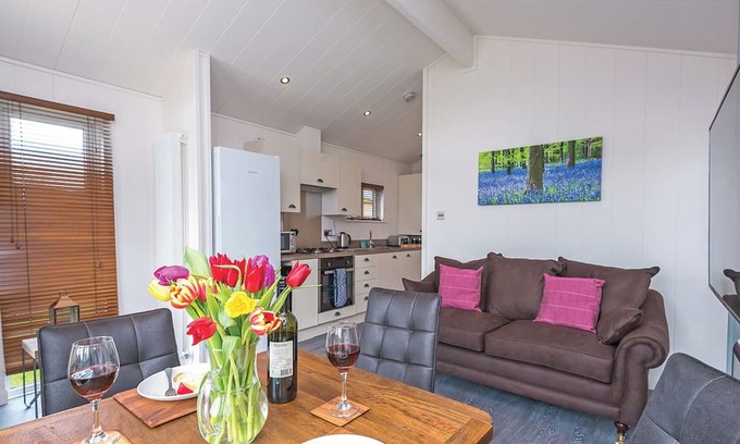 Holton Heath Ski Chalet | 2 bedroom accommodation in Holton Heath