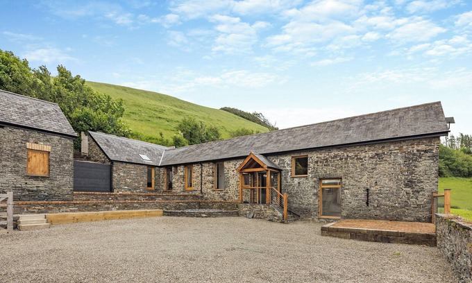 Rhydyfelin Cottage | 2 bedroom accommodation in Southgate, near Aberystwyth