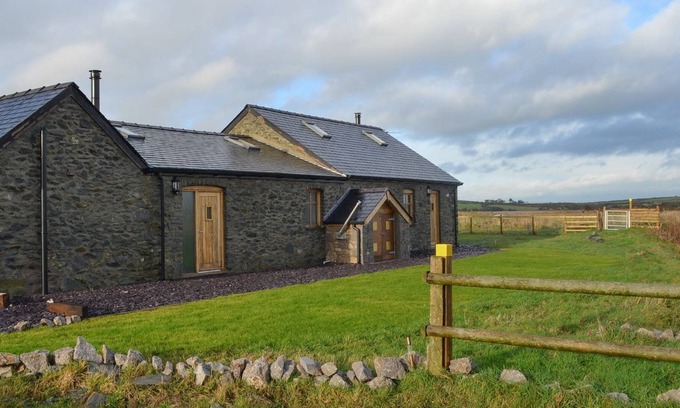 Caergeiliog Cottage | 2 bedroom accommodation in Caergeiliog, near Rhosneigr