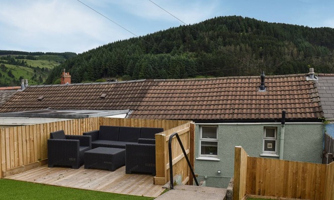Port Talbot Cottage | 2 bedroom accommodation in Abergwynfi