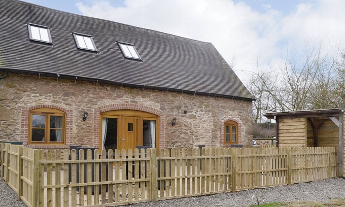 Billingsley Cottage | 2 bedroom accommodation in Six Ashes, near Bridgnorth