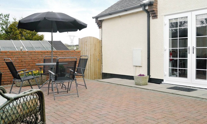 Caergeiliog Cottage | 2 bedroom accommodation in Caergeiliog, near Holyhead