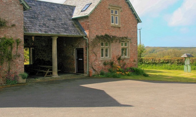 Holsworthy Cottage | 2 bedroom accommodation in Bridgerule, near Bude