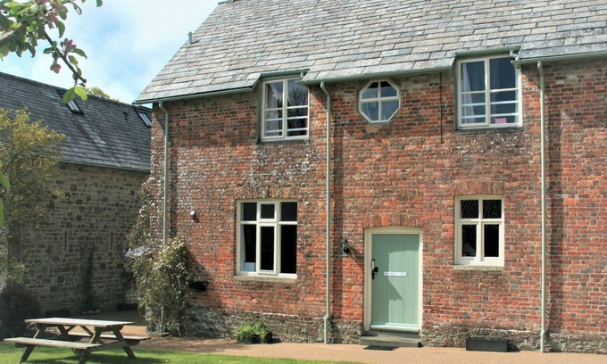 Holsworthy Cottage | 2 bedroom accommodation in Bridgerule, near Bude