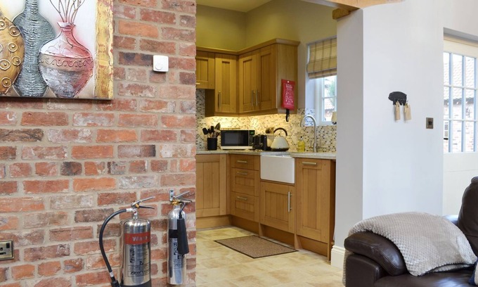 Low Catton Cottage | 2 bedroom accommodation in Holtby, near York