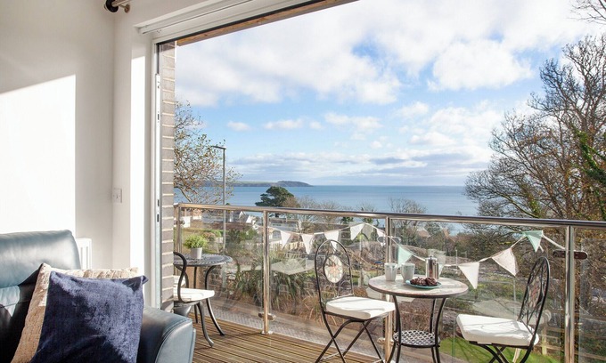 Saint Austell Bay Cottage | 2 bedroom accommodation in Duporth, near St Austell