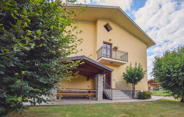Gozzano House | 2 bedroom accommodation in Gozzano