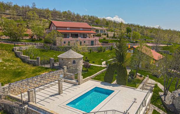 Kijevo House | 2 bedroom accommodation in Kijevo
