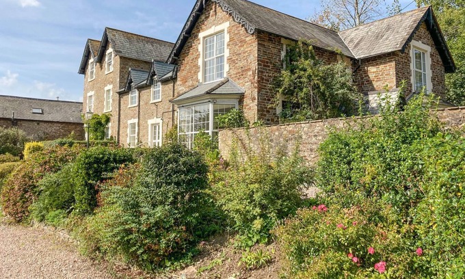 Westward Ho Cottage | 2 bedroom accommodation in Northam, near Westward Ho!