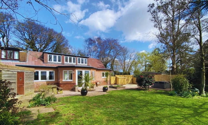 Cornwall Cottage | 2 bedroom accommodation in Langford Budville, near Wellington