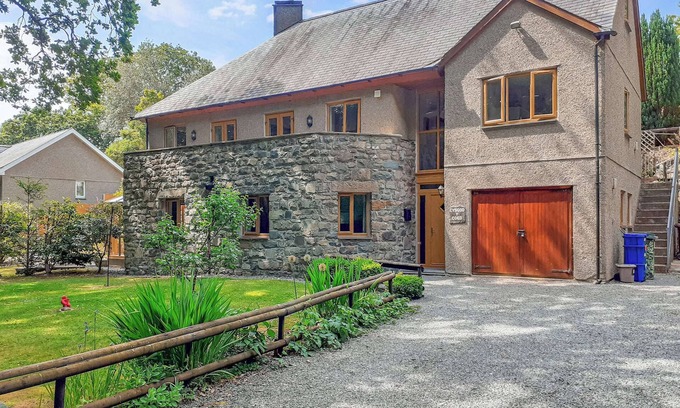 Llanbedr Cottage | 2 bedroom accommodation in Llanbedr