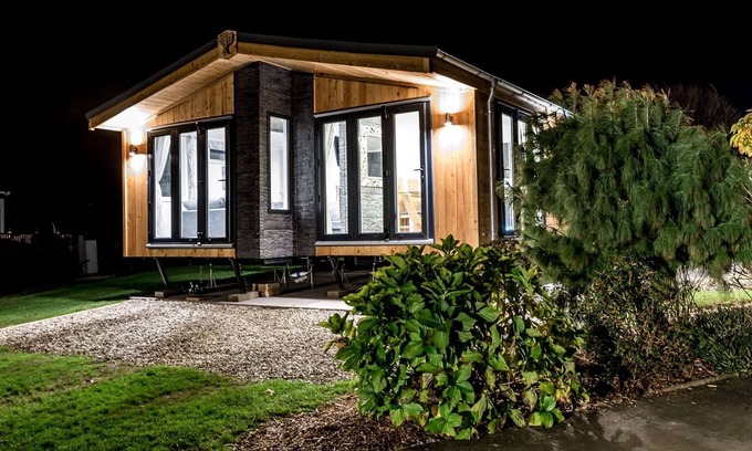 Llanllwchaiarn Cabin | 2 bedroom accommodation in New Quay