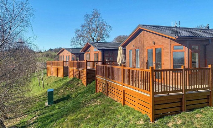 Tunstall Ski Chalet | 2 bedroom accommodation in Tunstall, Richmond