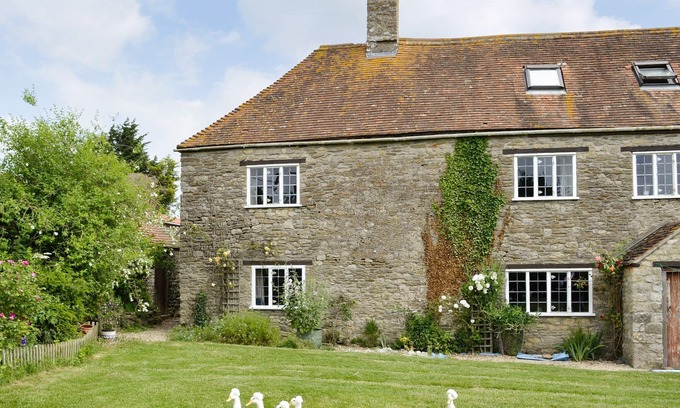 Sherborne Cottage | 2 bedroom accommodation in Alweston, near Sherborne