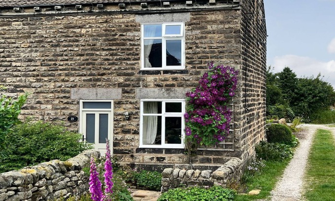 Ashover Cottage | 2 bedroom accommodation in Alton, near Chesterfield