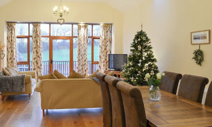 Eastleigh Cottage | 2 bedroom accommodation in Eastleigh, near Bideford