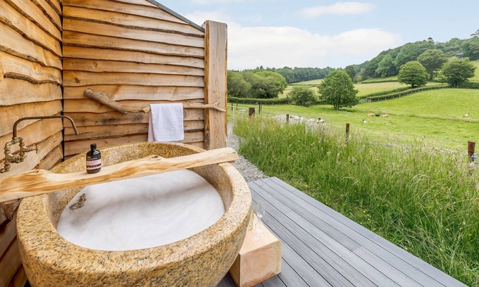 Caersws Cottage | 2 bedroom accommodation in Llanidloes, near Newtown