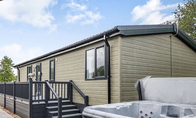 Yaxham Cabin | 2 bedroom accommodation in Yaxham, Dereham