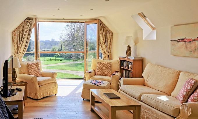Tatterford Cottage | 2 bedroom accommodation in Tatterford, near Fakenham