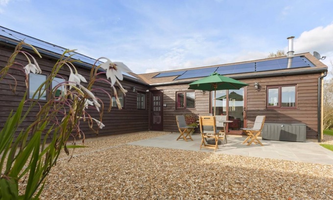 Holworth Cottage | 2 bedroom accommodation in Wool, near Wareham
