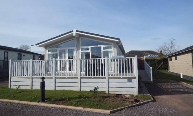 Honiton Cabin | 2 bedroom accommodation in Honiton