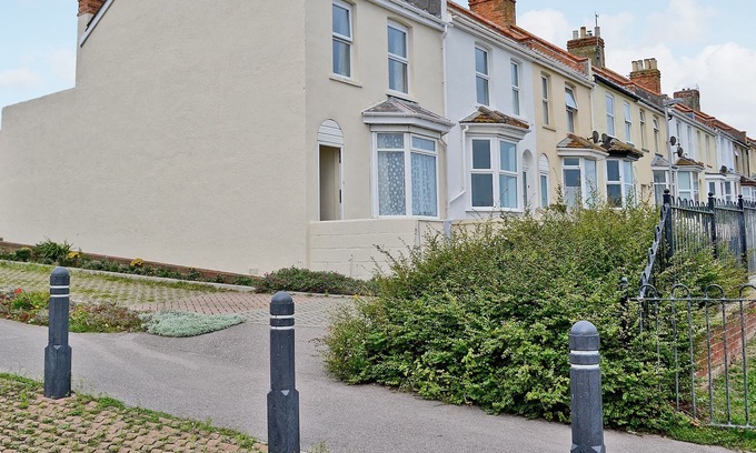 Wyke Regis Cottage | 2 bedroom accommodation in Wyke Regis, near Weymouth
