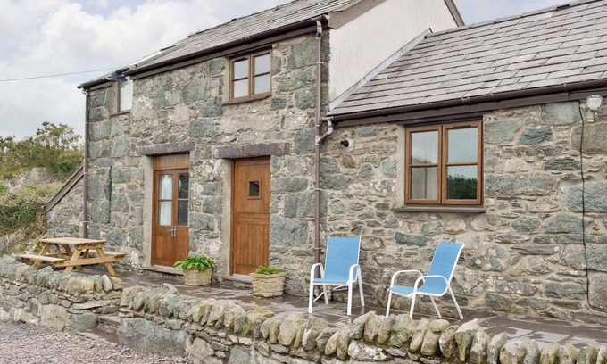 Bangor Cottage | 2 bedroom accommodation in Tregarth, near Bangor