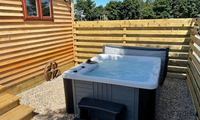 Hawes Ski Chalet | 2 bedroom accommodation in Hawes,