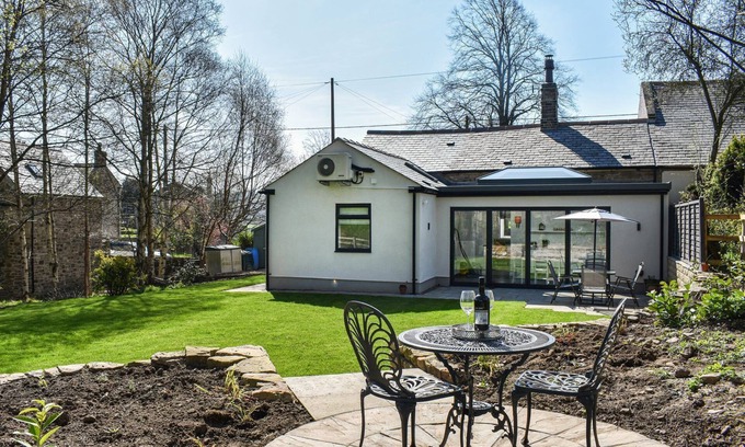 Henshaw Cottage | 2 bedroom accommodation in Redburn, near Bardon Mill